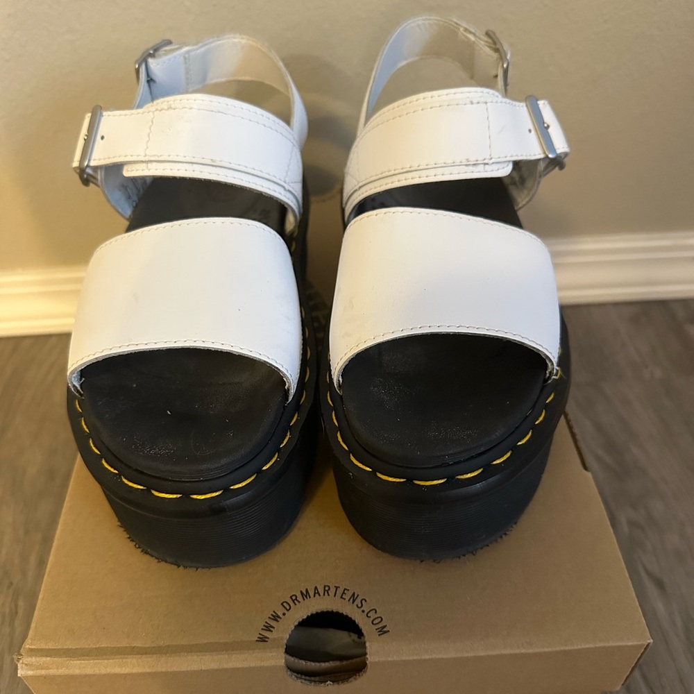 💥 Dr. Marten’s Voss Quad sandals 💥 - Picture 2 of 7